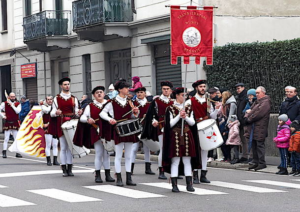 A Saronno sfilano in 500 per la rievocazione storica di Sant'Antonio