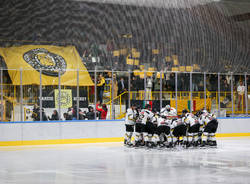 Sguardi, colori, curiosità: il weekend di Coppa Italia alla Acinque Ice Arena