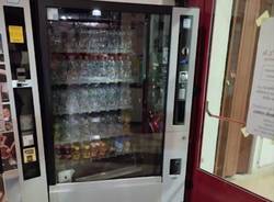 Distributori automatici colpiti nella notte a Varese