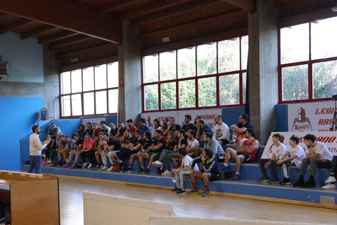 Legnano Basket, Pozzecco al team building