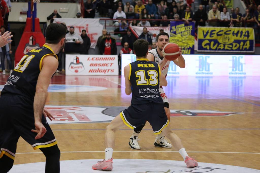 Basket: Legnano -Vigevano