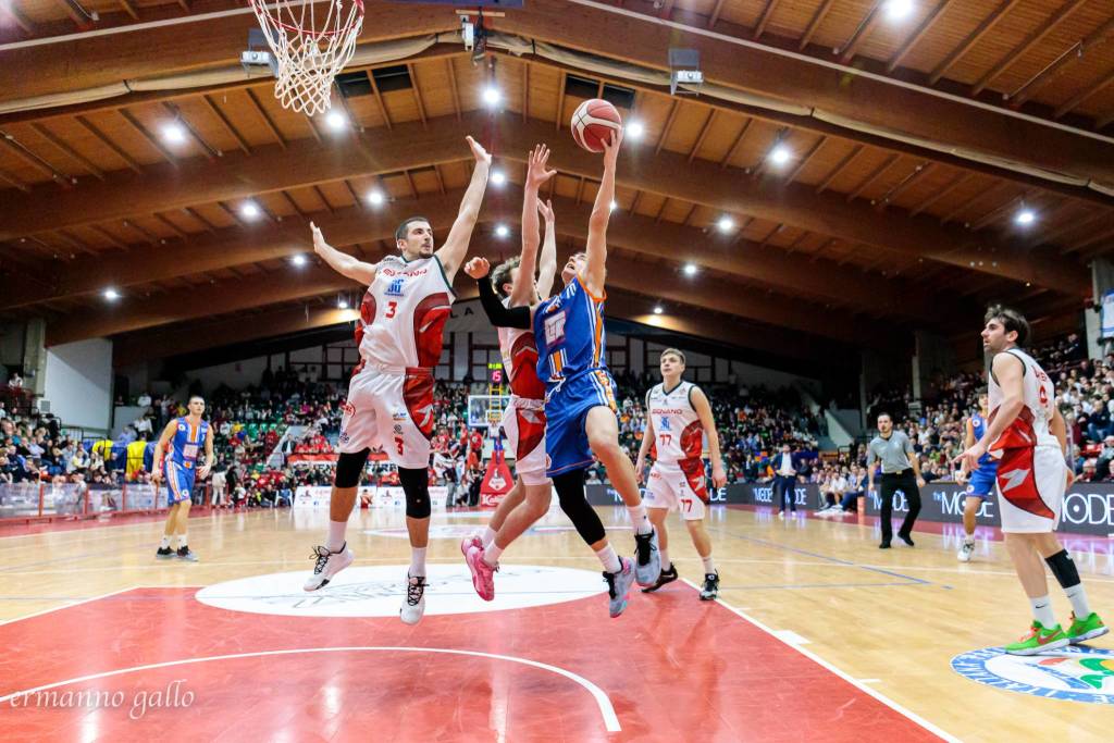 Derby tra Legnano e Sangiorgese - foto di Ermanno 