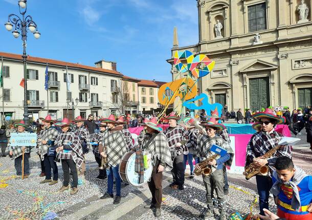 Il Carnevale 2023 riempie le vie del centro di Saronno