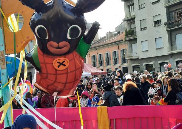 Il Carnevale 2023 riempie le vie del centro di Saronno