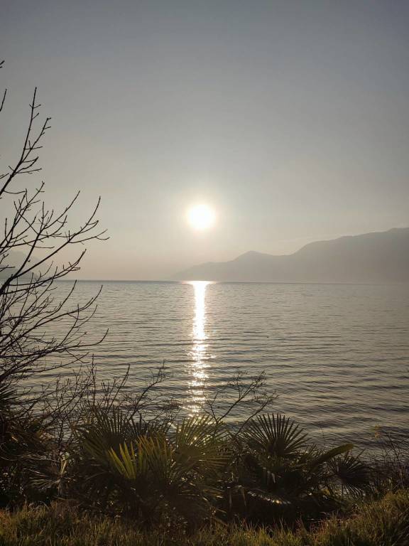 Il tramonto sul lago Maggiore - foto di Marzia Malesani