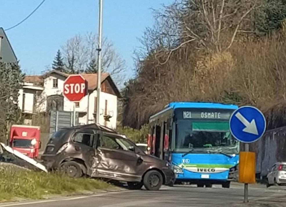 incidente autobus schiranna varese