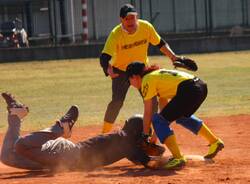 Esordio della formazione baseball senior della asd HORNETS baseball e softball di Tradate...gli HORNETS STONEAGE