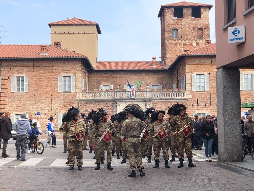 Fagnano Olona festeggia l'anniversario dell'Unità d'Italia con la Fanfara dei bersaglieri di Vergiate