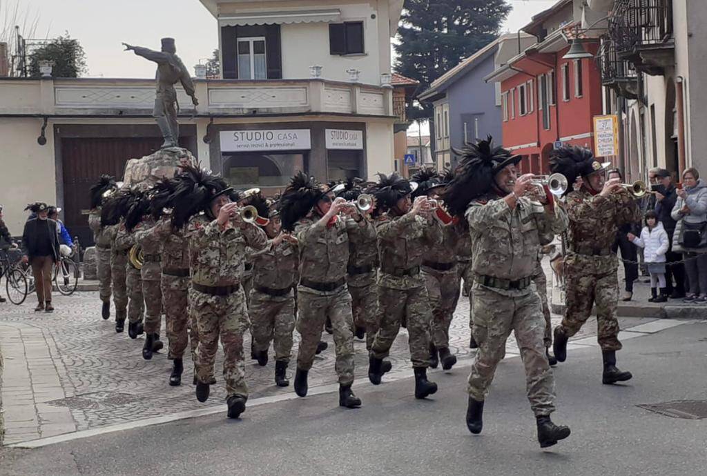 Fagnano Olona festeggia l'anniversario dell'Unità d'Italia con la Fanfara dei bersaglieri di Vergiate