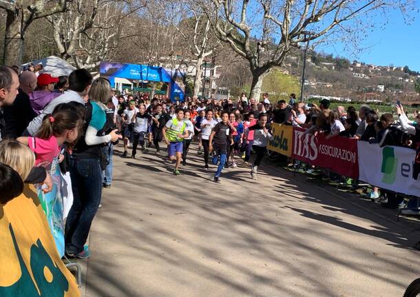 Il "mini trail" per i bambini a Gavirate