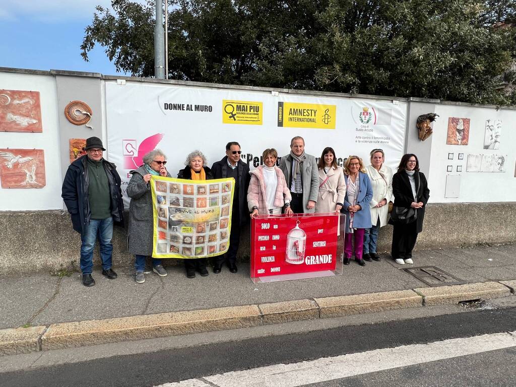 muro donne busto arsizio