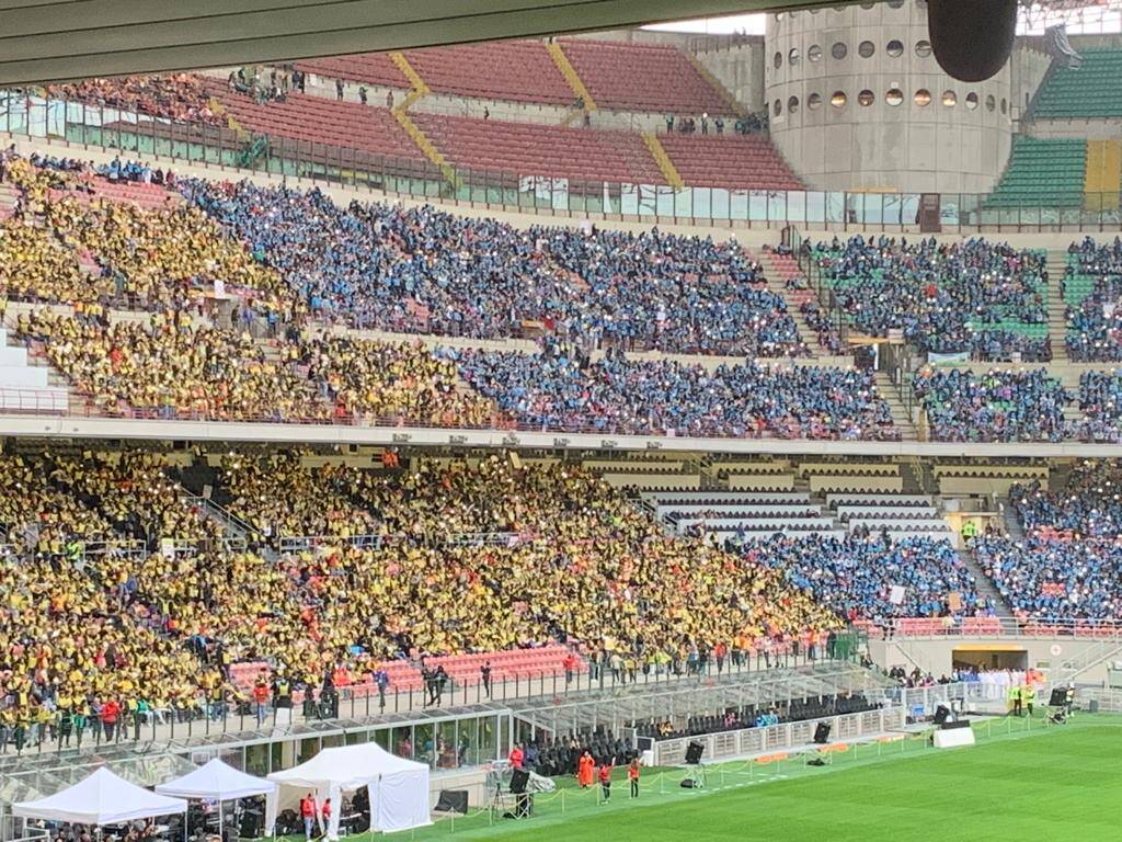 San Siro "invaso" dai cresimandi 