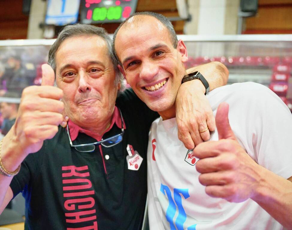 Basket: Legnano vince contro Borgomanero. Foto Daniele Zaffaroni