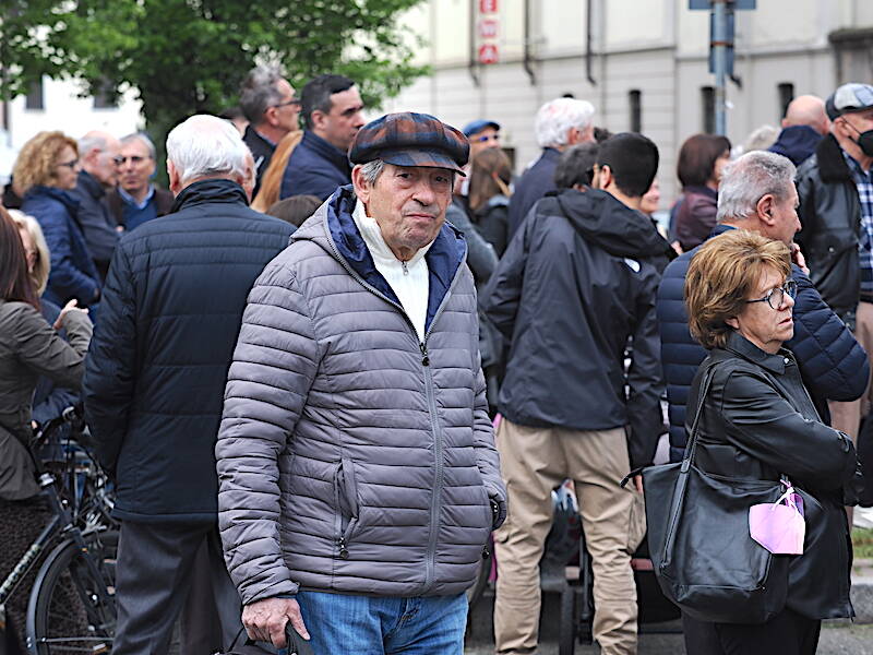 In piazza a Saronno per difendere l’ospedale