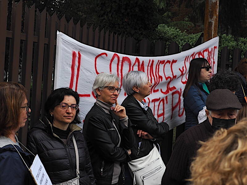 In piazza a Saronno per difendere l’ospedale