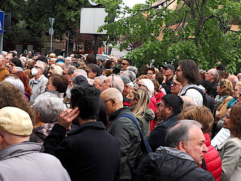 In piazza a Saronno per difendere l’ospedale