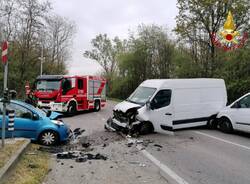 incidente auto furgone lonate pozzolo