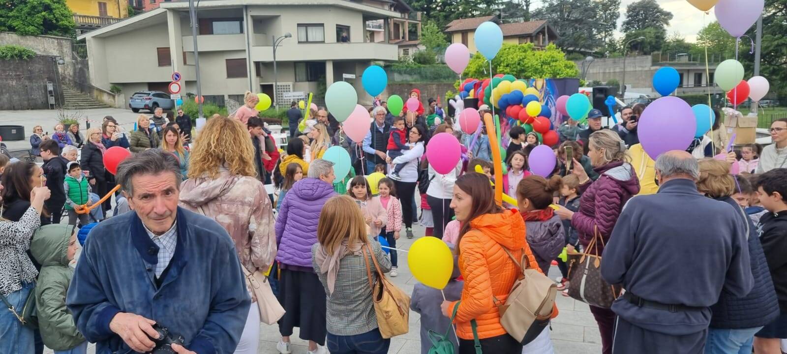 Palloncini di pace al Belvedere