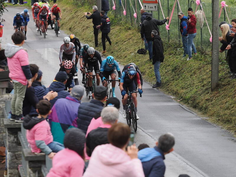 Quinzano, una festa tutta rosa per salutare il passaggio del Giro