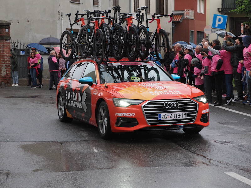 Quinzano, una festa tutta rosa per salutare il passaggio del Giro