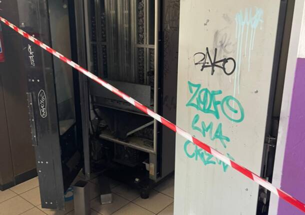 Ancora scorribande nelle scuole di Varese: distrutte 10 macchine del caffè