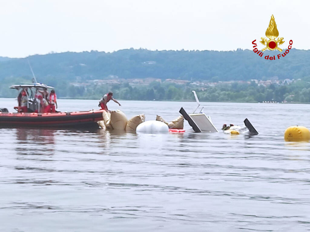 Delitto barca affondata lago maggiore naufragio lisanza 