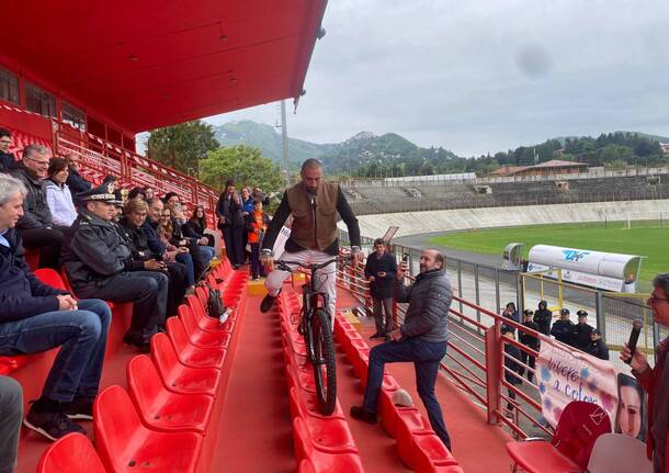 Studenti allo stadio Franco Ossola per la giornata della legalità con Vittorio Brumotti