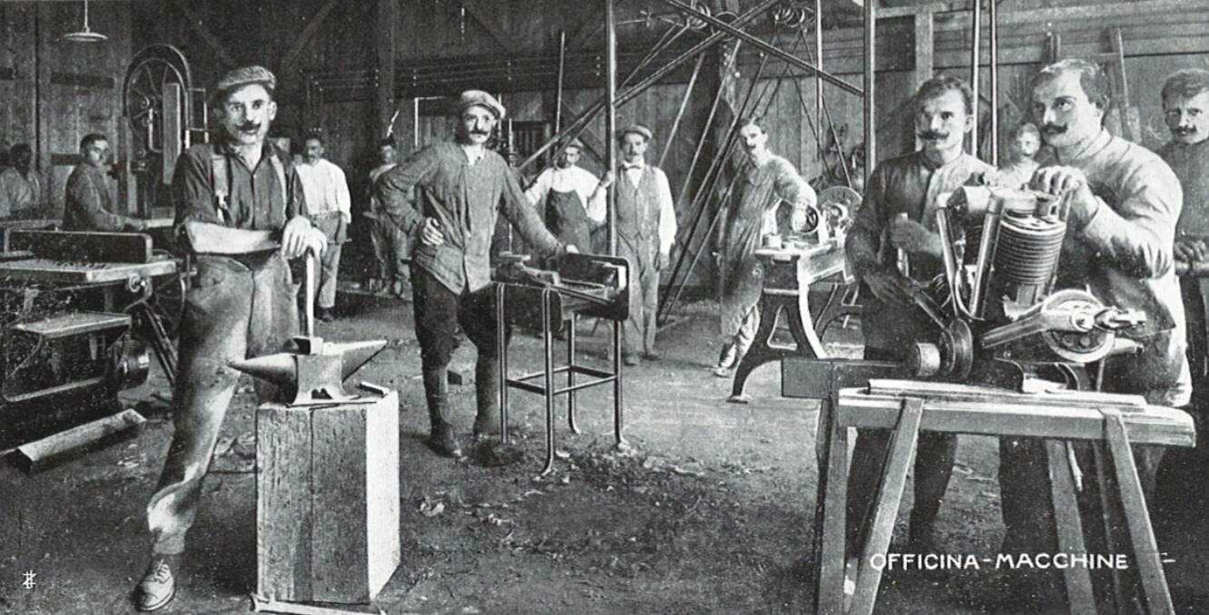 Lavorare in una fabbrica aeronautica nel 1913 - Archivio Grampa