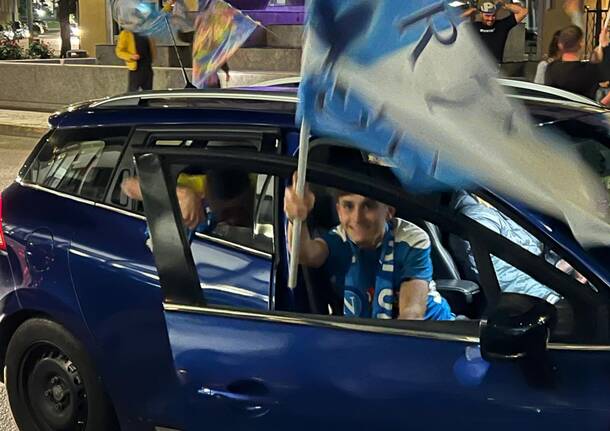 Lo Scudetto è del Napoli, esplode anche nel Varesotto la festa dei tifosi