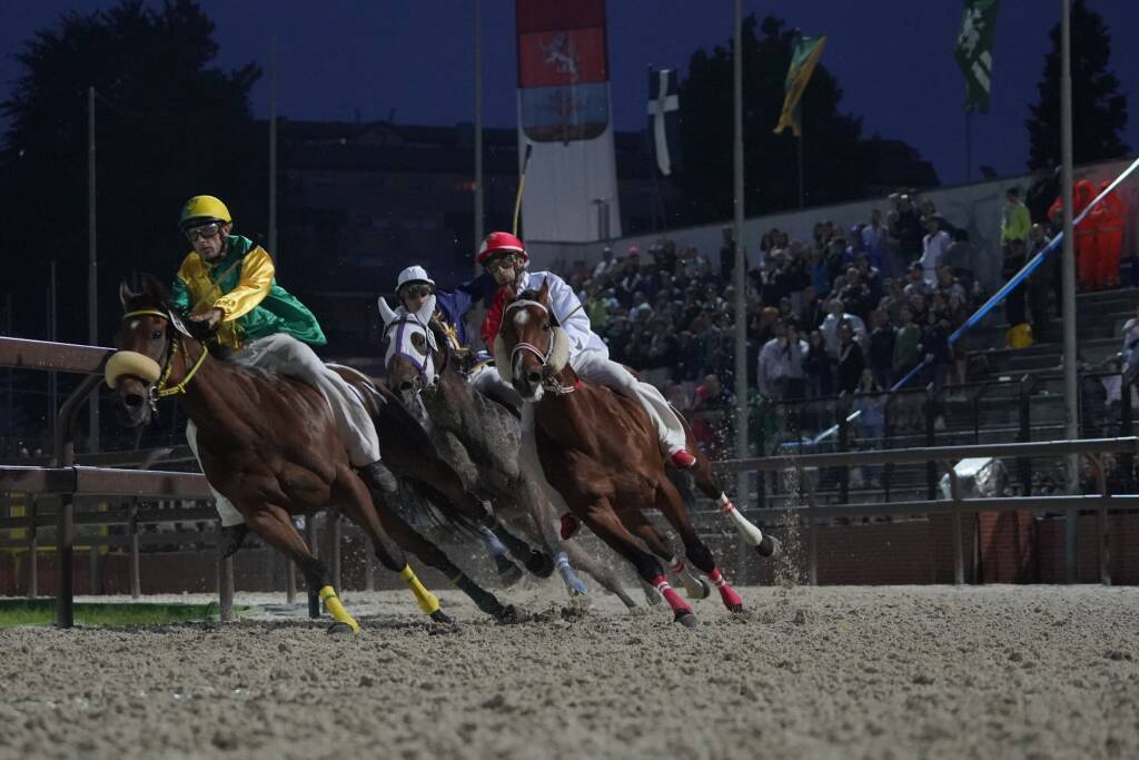 Palio di Legnano: la Seconda Batteria nelle foto di Daniele Zaffaroni