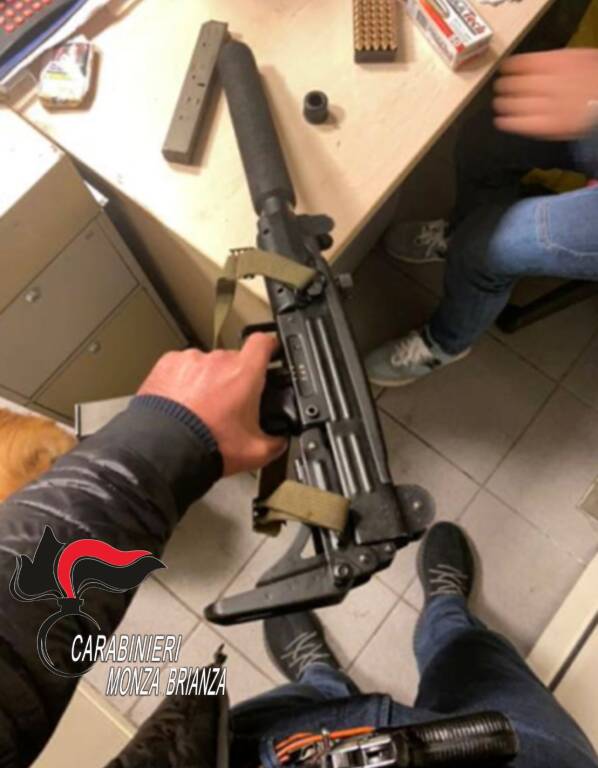 Droga e armi sequestrate a Monza dai Carabinieri