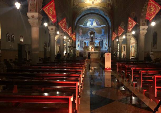 Chiese di contrada aperte nella notte