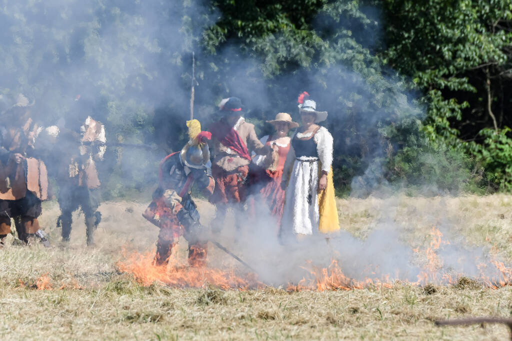 Il cannone e l'incendio campo a Tornavento