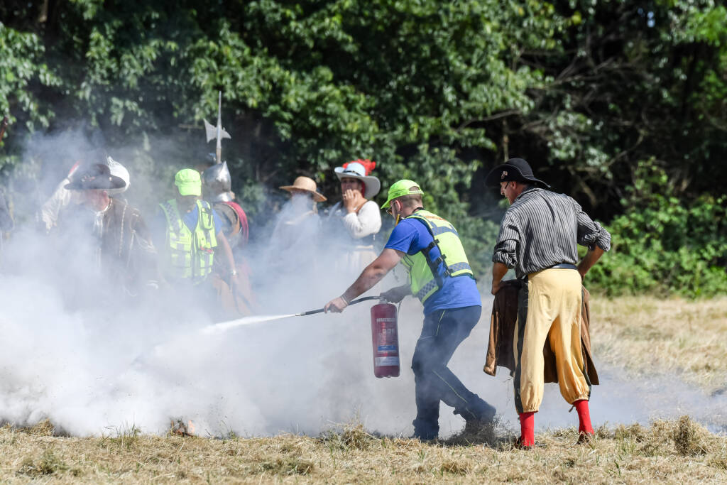 Il cannone e l'incendio campo a Tornavento