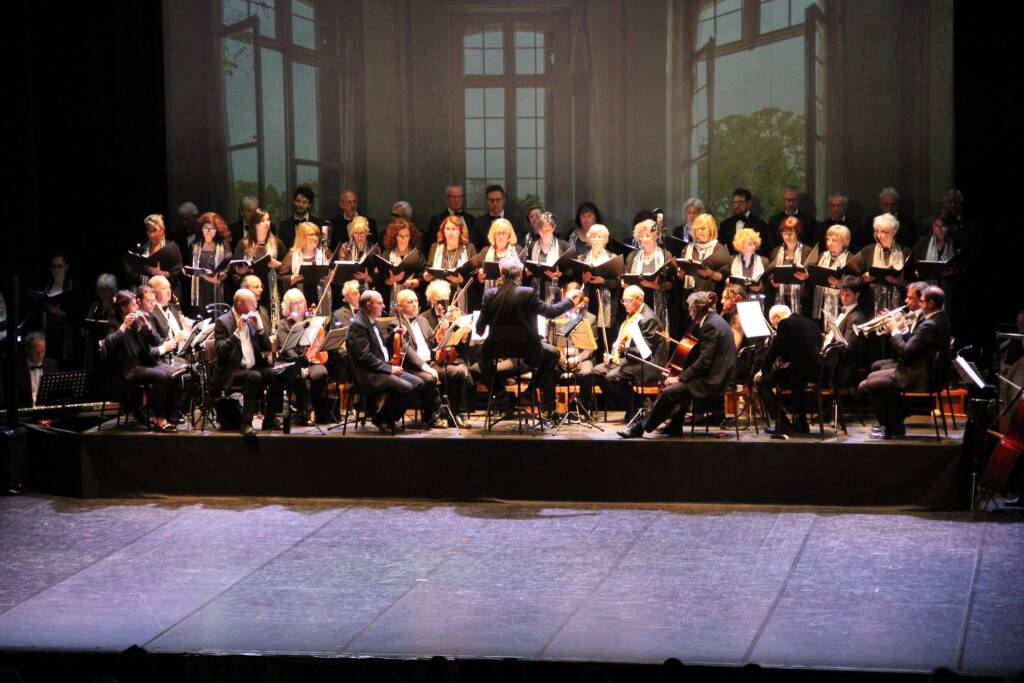 L’Orchestra e Coro Amadeus con il Corpo di Ballo Attitude e la collaborazione di Sicilia a Saronno