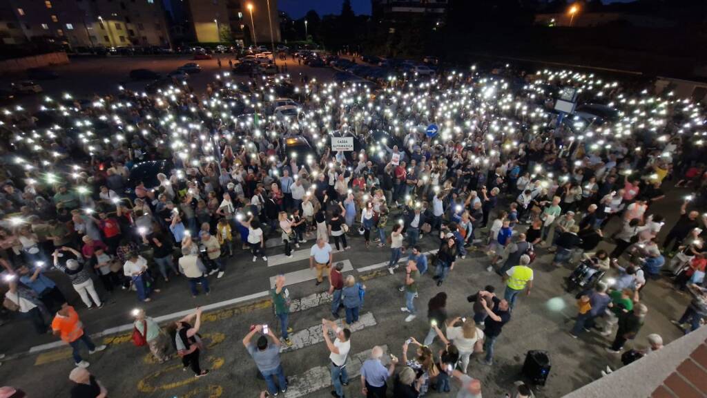 Oltre 2000 persone alla manifestazione per l’ospedale di Gallarate