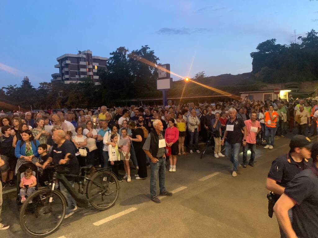 Oltre 2000 persone alla manifestazione per l’ospedale di Gallarate