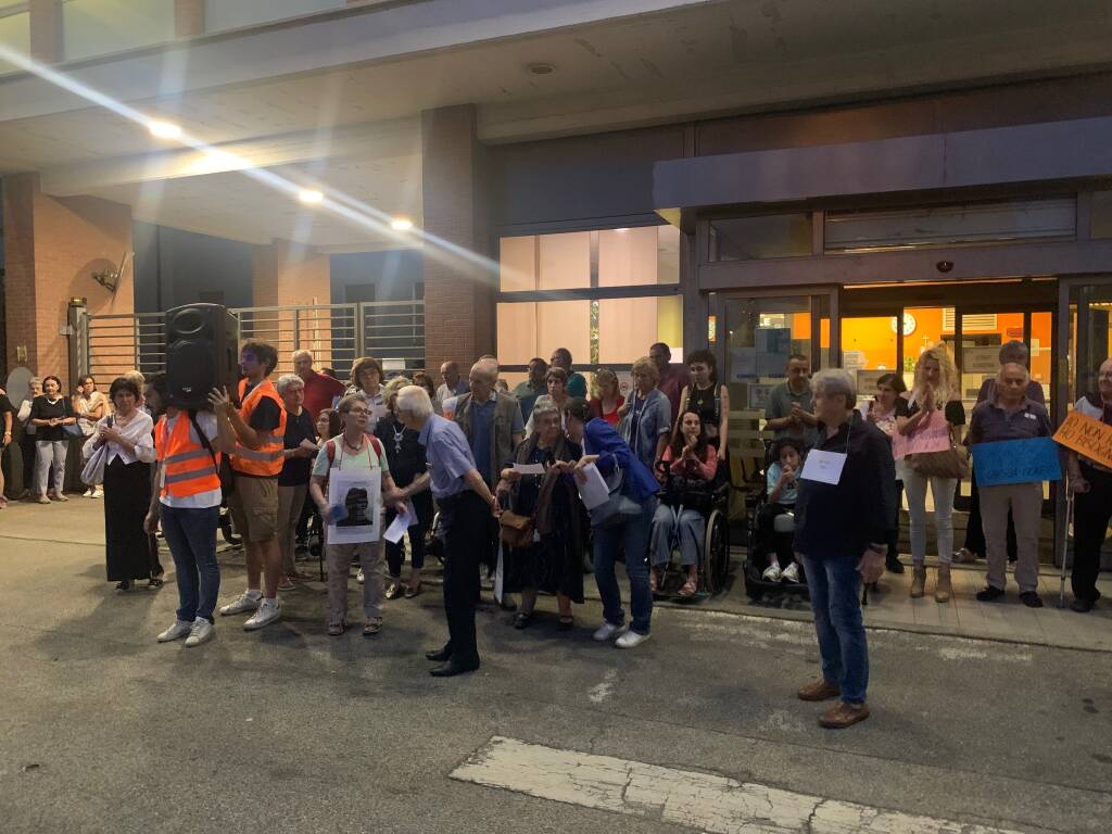 Oltre 2000 persone alla manifestazione per l’ospedale di Gallarate