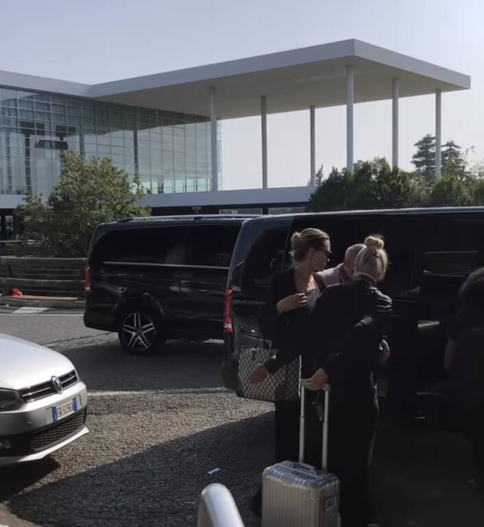 Angelia Jolie a Malpensa (foto Ezio Cairoli)