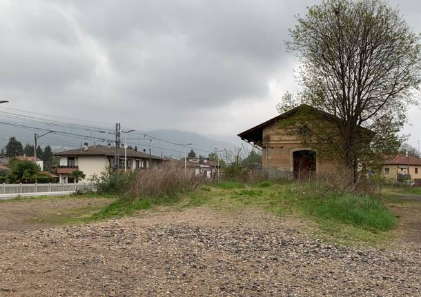 Bisuschio -  Protesta contro la chiusura del parcheggio della stazione