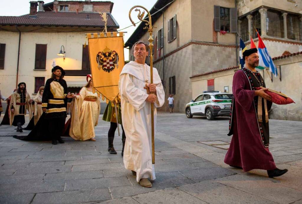 Castiglione Olona: Apertura della XLVI edizione del Palio dei Castelli - Corteggio Storico e benedizione in Collegiata