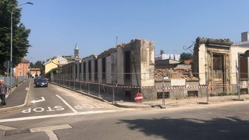 Demolita l'ex area Riva a Legnano