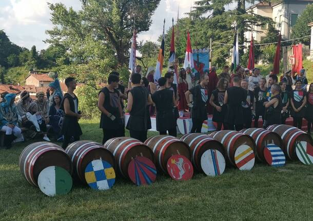 Palio dei Castelli 2023, la Corsa dei Cerchi e i momenti solenni