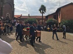 A Cardano al Campo i funerali di Michele Valente