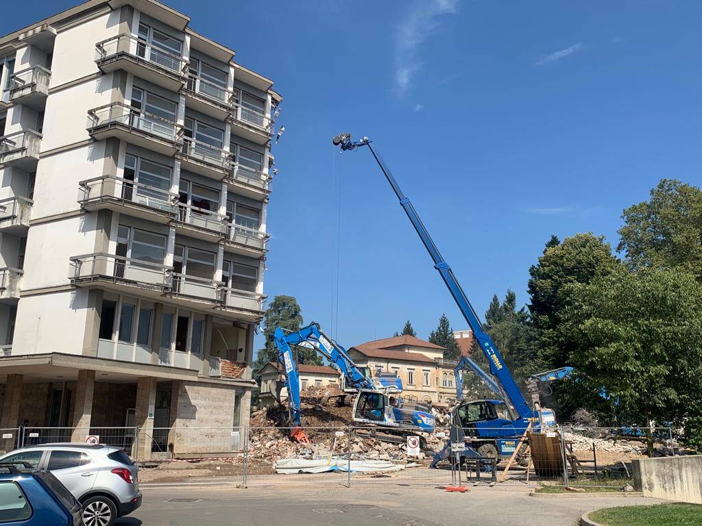 abbattimento ex geriatria ospedale di varese