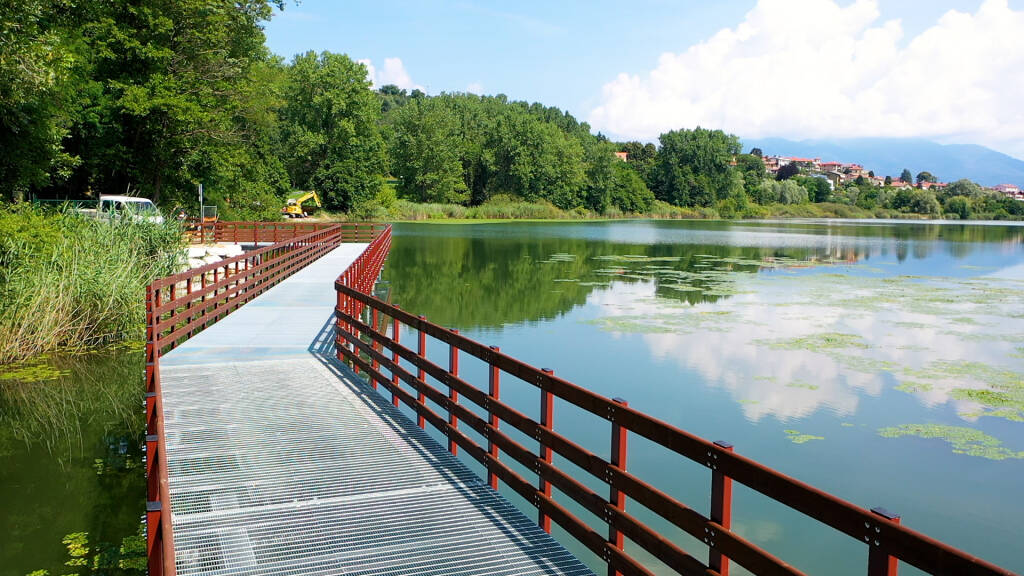 La nuova passerella del lago di comabbio