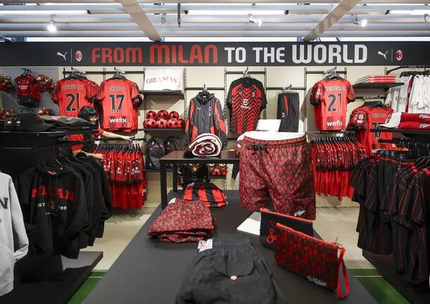 AC Milan Store  kit gara, abbigliamento, accessori, scarpe, regali  esclusivi e gadget