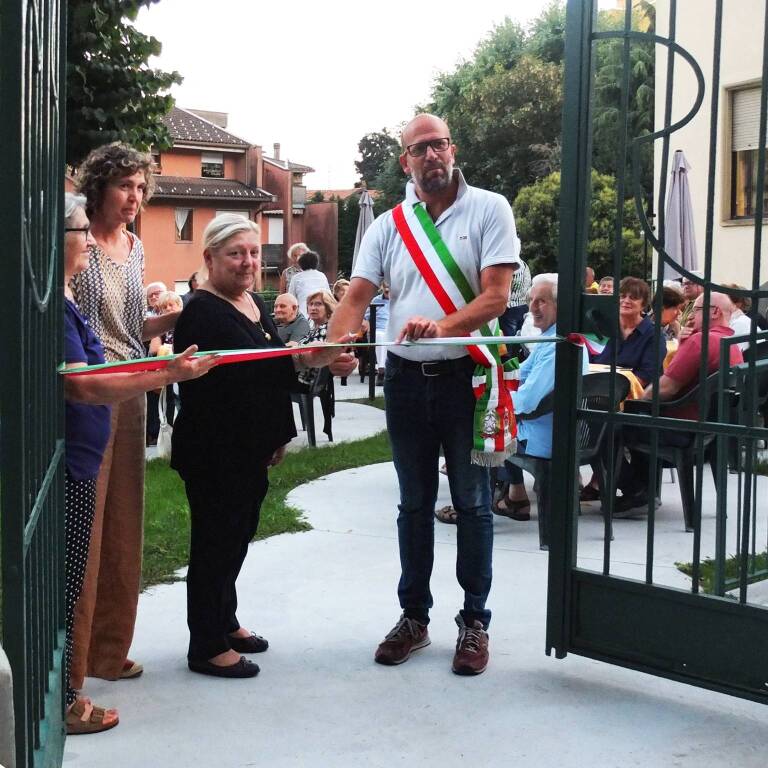 Induno Olona - L'inaugurazione del giardino del Centro Rebelot