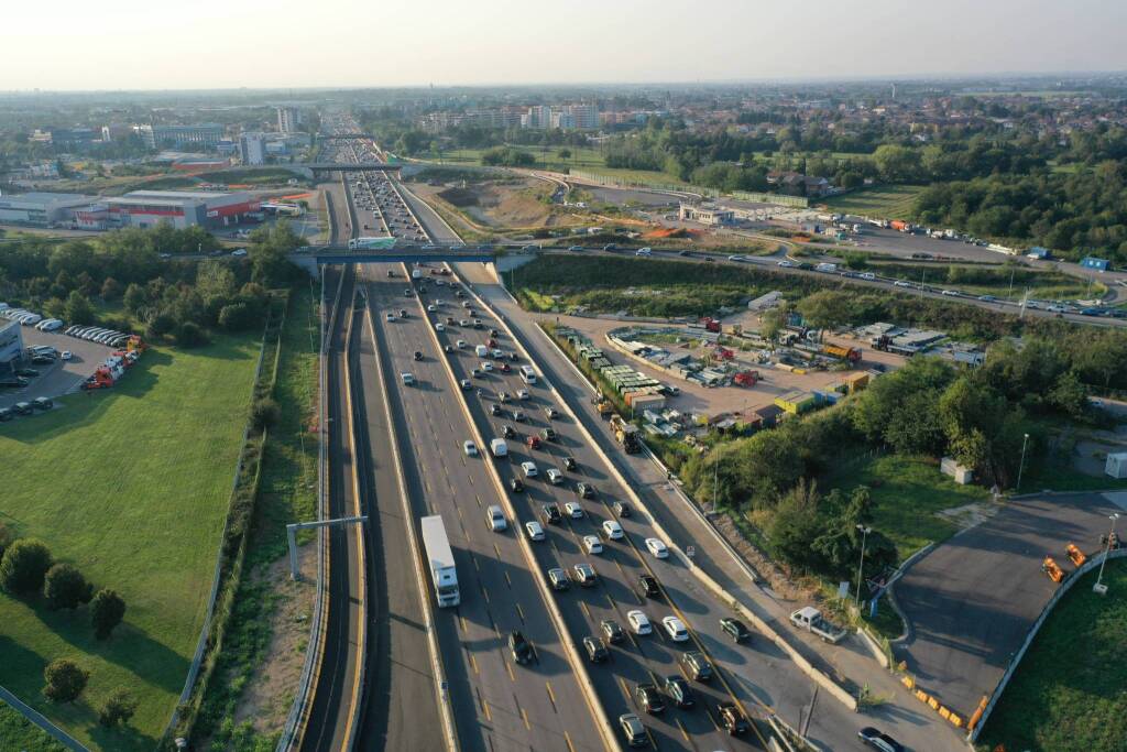 L'inaugurazione della quinta corsia sulla A8 a Lainate