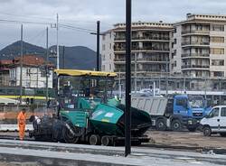 Arriva l’asfalto in piazzale Kennedy, riapertura più vicina